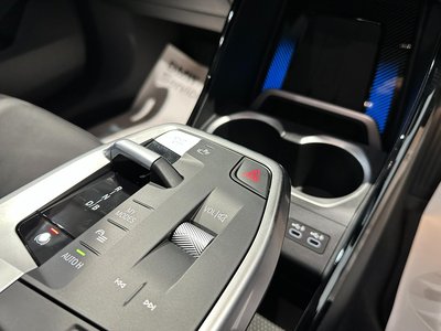 2025 BMW IX2 thumbnail 34
