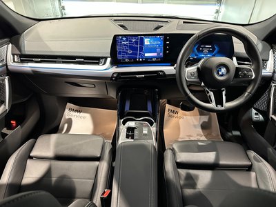 2025 BMW IX2 thumbnail 23