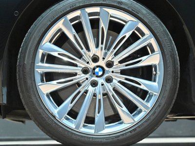 2017 BMW 7 SERIES photo 16