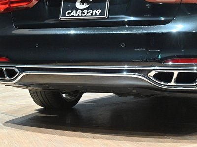 2017 BMW 7 SERIES thumbnail 35