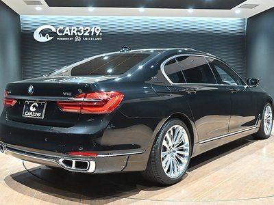 2017 BMW 7 SERIES photo 5