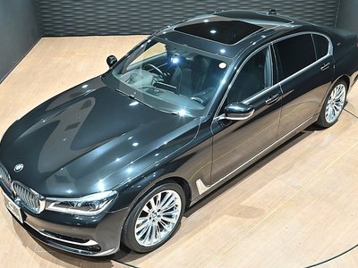 2017 BMW 7 SERIES photo 8