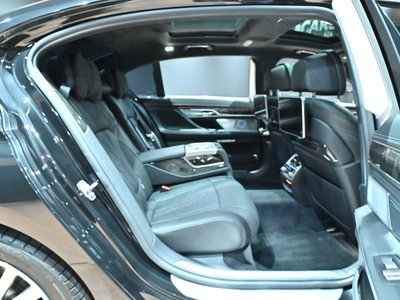 2017 BMW 7 SERIES thumbnail 21