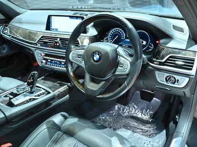 2017 BMW 7 SERIES thumbnail 43
