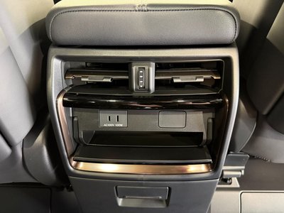 2026 Toyota ALPHARD — фото 36