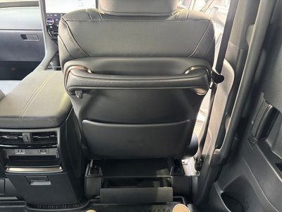 2025 Toyota ALPHARD — фото 32