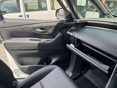 2025 Toyota ALPHARD — фото 8