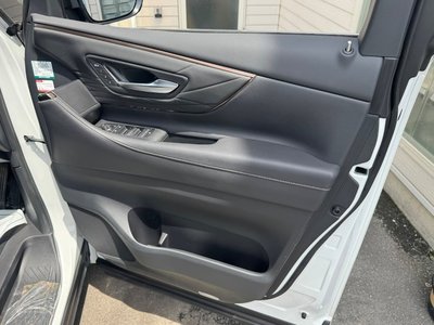 2025 Toyota ALPHARD — фото 27