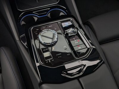 2024 BMW I5 thumbnail 18