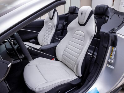 2024 Ferrari ROMA SPIDER 照片 3