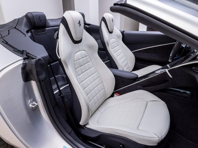 2024 Ferrari ROMA SPIDER 照片 46