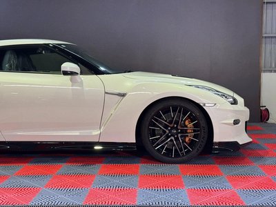 2025 Nissan GT-R — миниатюра 23