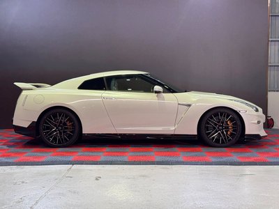 2025 Nissan GT-R — миниатюра 21