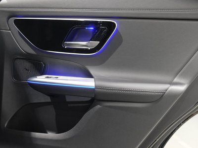 2026 Mercedes-BENZ GLC thumbnail 36