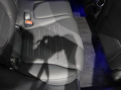 2026 Mercedes-BENZ GLC thumbnail 35