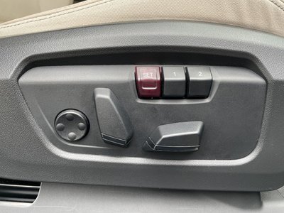 2025 BMW IX1 thumbnail 26