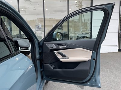 2025 BMW IX1 thumbnail 22