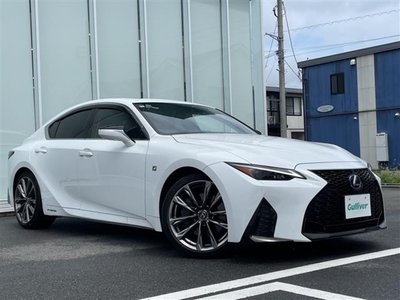 2021 Lexus IS thumbnail 38