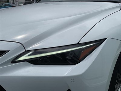 2021 Lexus IS thumbnail 43