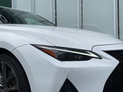 2021 Lexus IS thumbnail 34