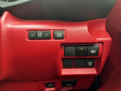 2021 Lexus IS thumbnail 19