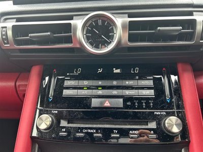 2021 Lexus IS thumbnail 17