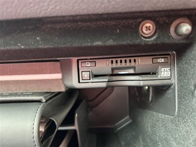 2021 Lexus IS photo 9
