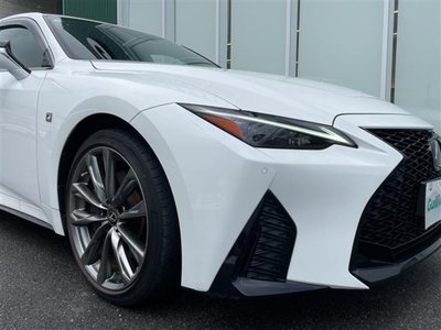 2021 Lexus IS thumbnail 39