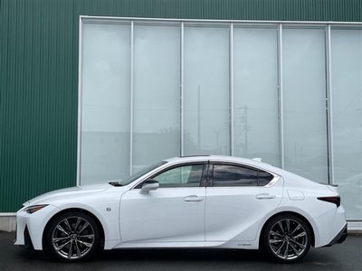 2021 Lexus IS thumbnail 40