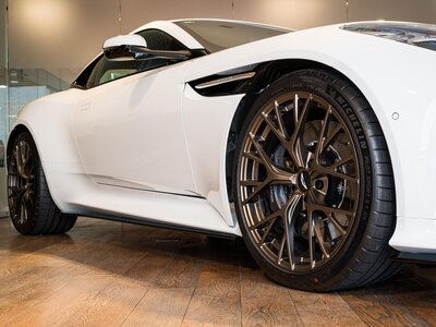 2024 Aston Martin DB12 — фото 19