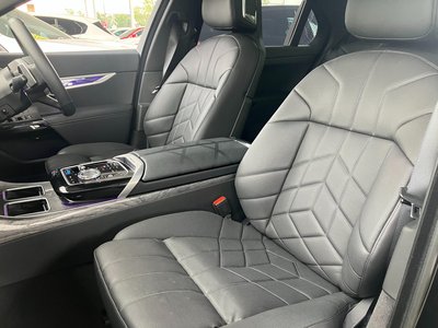 2025 BMW I7 thumbnail 75