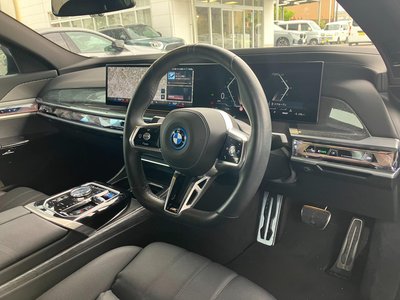 2025 BMW I7 thumbnail 58