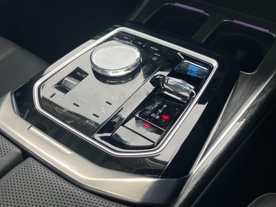 2025 BMW I7 thumbnail 33