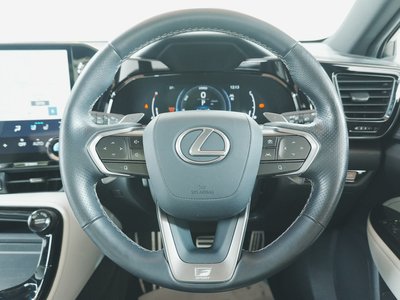 صورة 15 لـ 2023 Lexus NX