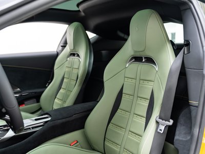 صورة 22 لـ 2025 Ferrari 12 CILINDRI