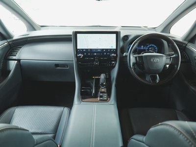 صورة 2 لـ 2023 Toyota VELLFIRE