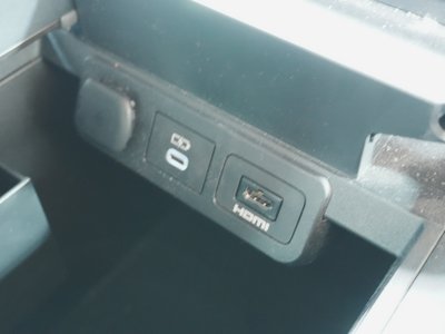 صورة 33 لـ 2023 Toyota VELLFIRE