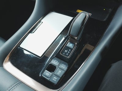 صورة 26 لـ 2023 Toyota VELLFIRE