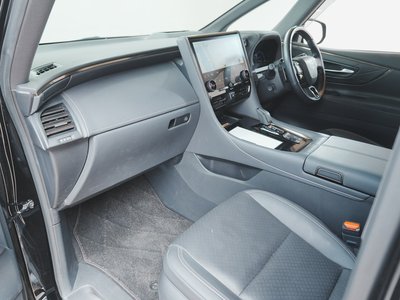 صورة 40 لـ 2023 Toyota VELLFIRE