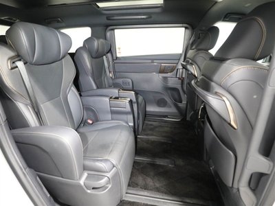 2023 Toyota ALPHARD — фото 39
