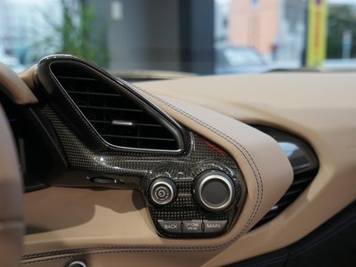 صورة مصغرة 22 لـ 2018 Ferrari 488 SPIDER