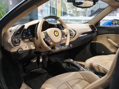 صورة مصغرة 4 لـ 2018 Ferrari 488 SPIDER