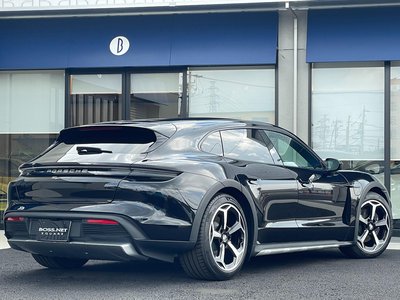 2025 Porsche TAYCAN photo 14