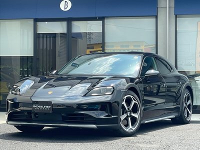 2025 Porsche TAYCAN photo 3