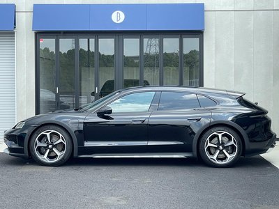 2025 Porsche TAYCAN thumbnail 17