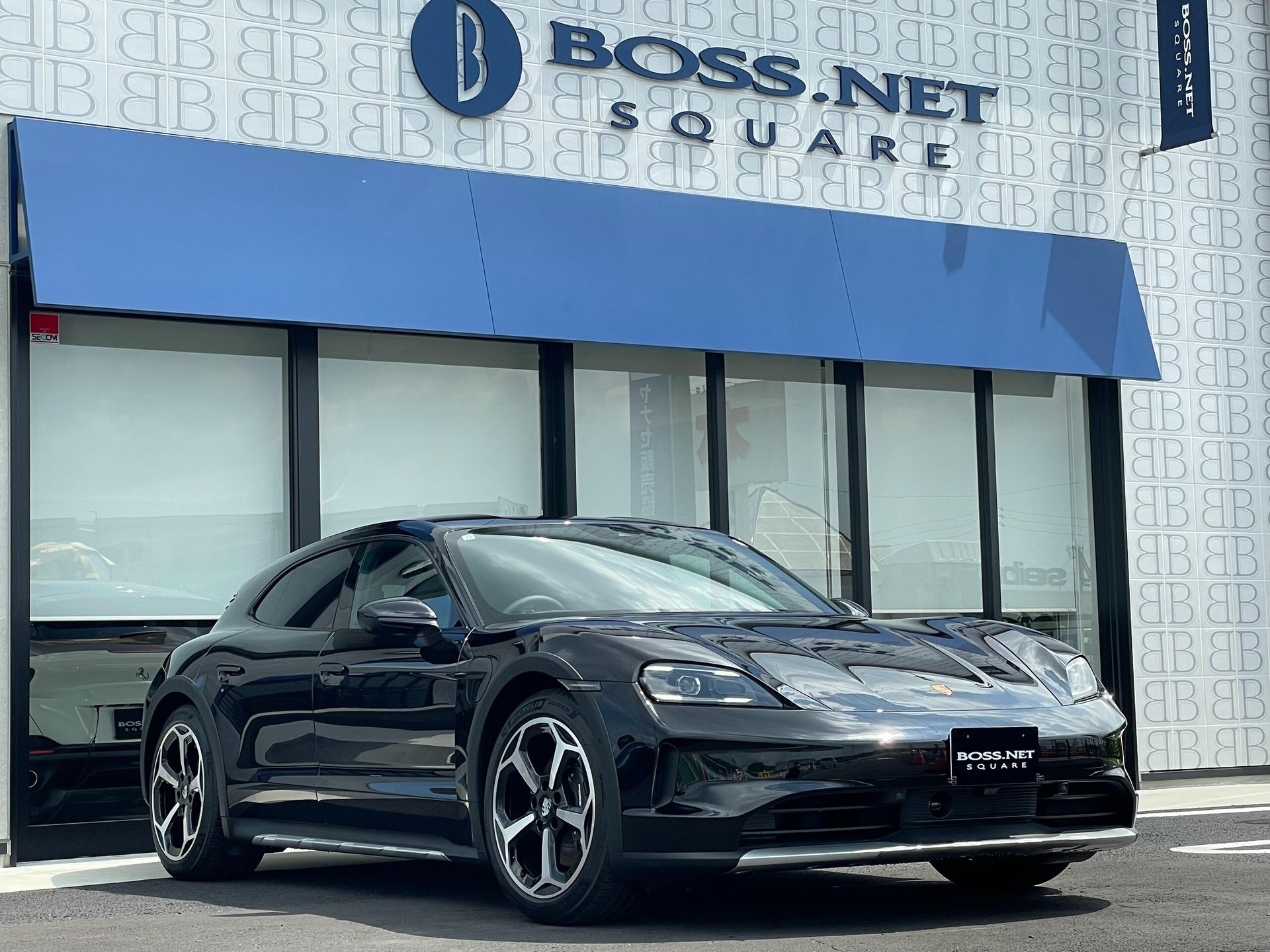 2025 Porsche TAYCAN photo 1