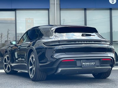 2025 Porsche TAYCAN photo 10
