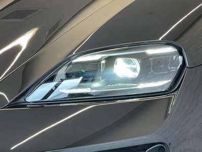 2025 Porsche TAYCAN thumbnail 24