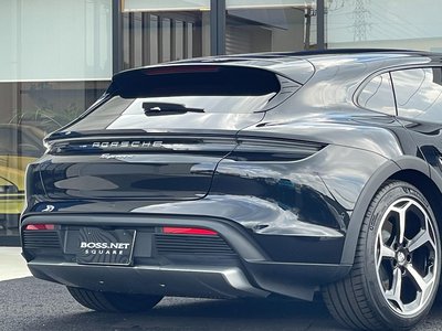 2025 Porsche TAYCAN photo 15