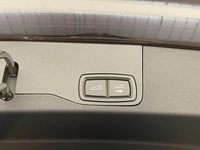 2025 Porsche TAYCAN thumbnail 61